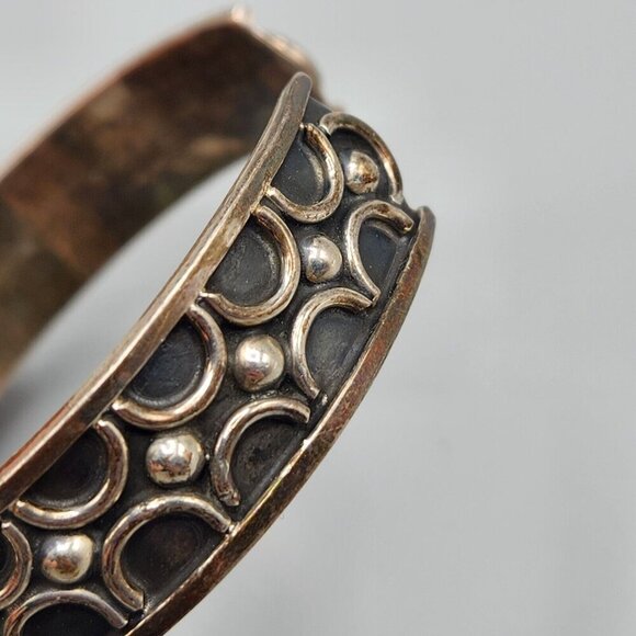 Sterling Silver Cuff Bracelet Mexico 925 Stamp 26.17gm Half Moon Pattern - Picture 8 of 11